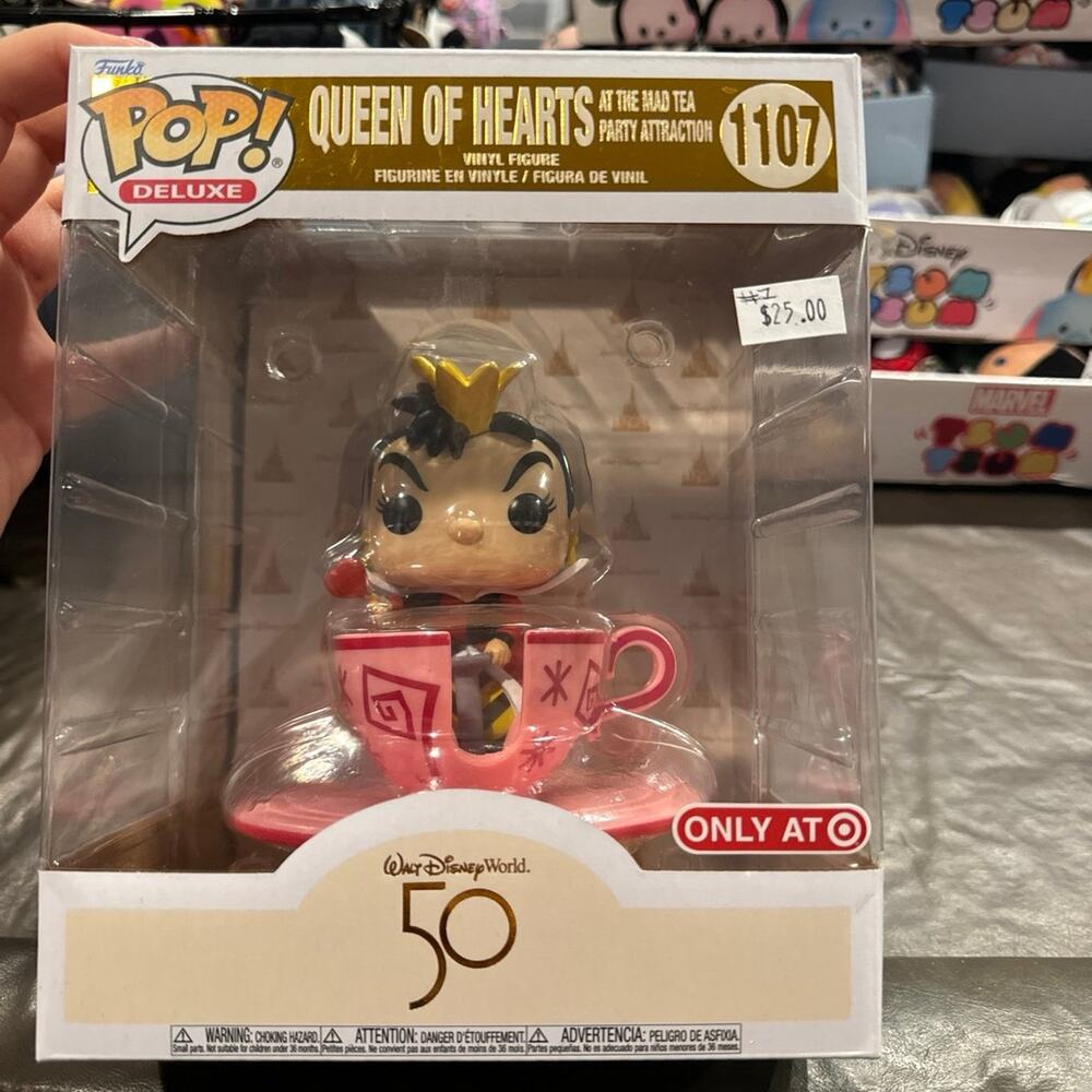 Queen of hearts funko pop 1107. Listing #1 - Picture 1 of 6